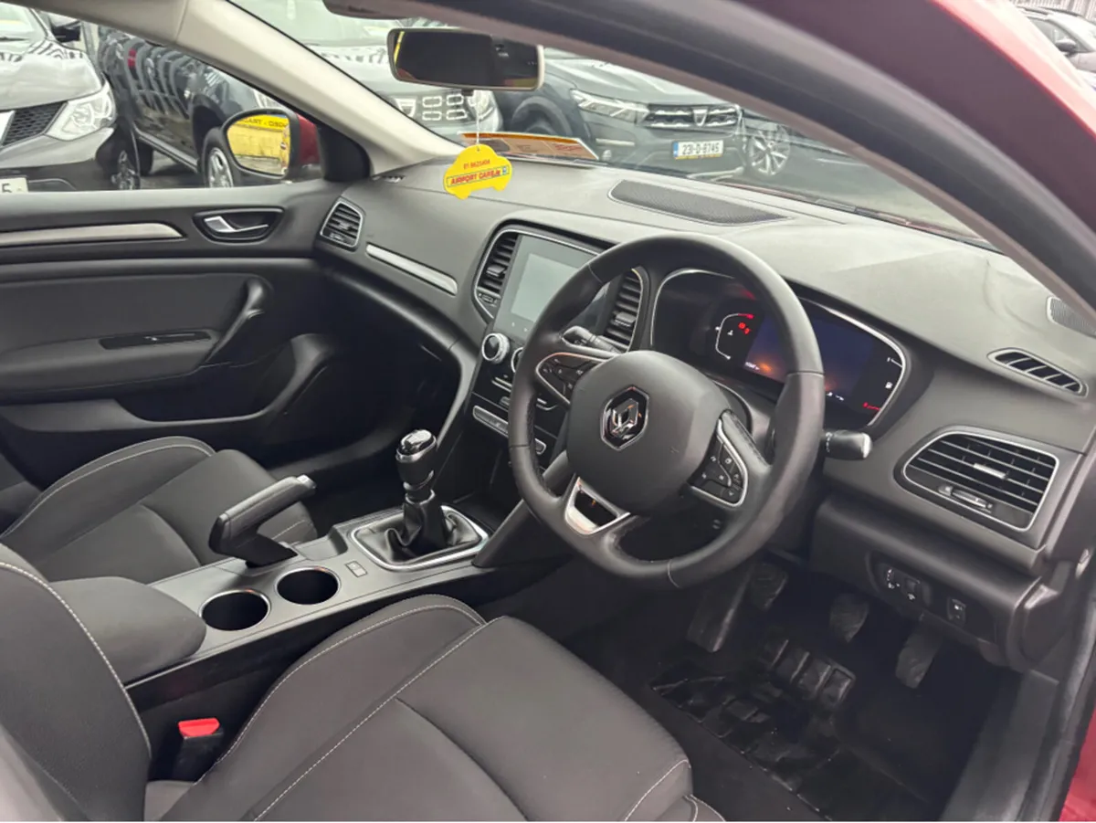 Renault Megane PLAY BLUE DCI 115 6DFUL 6DFULL 4DR - Image 4