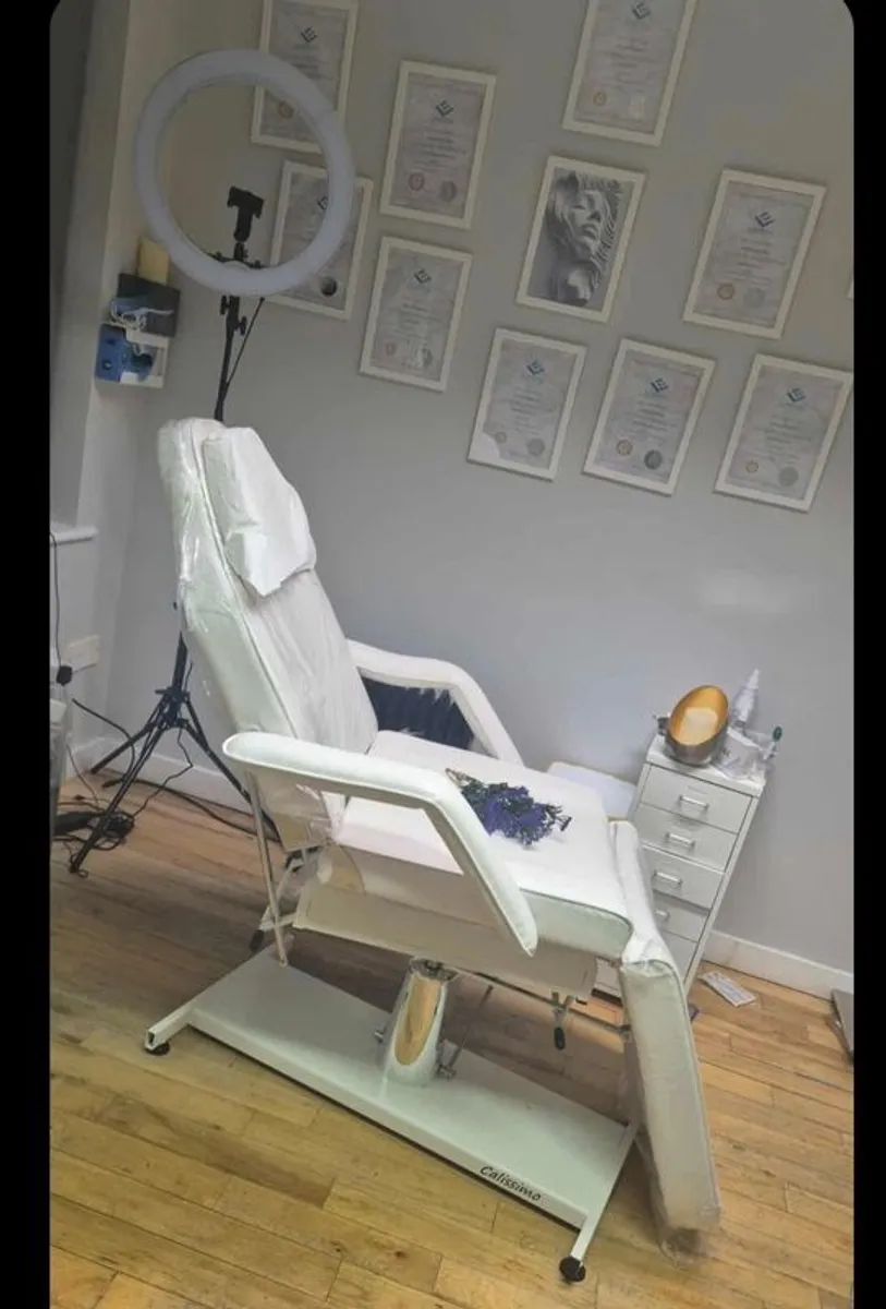 Beauty bed hydraulic - Image 2