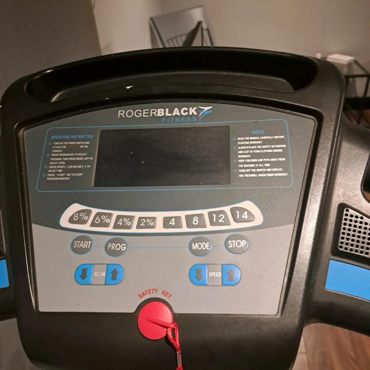 Electric treadmill - Image 1