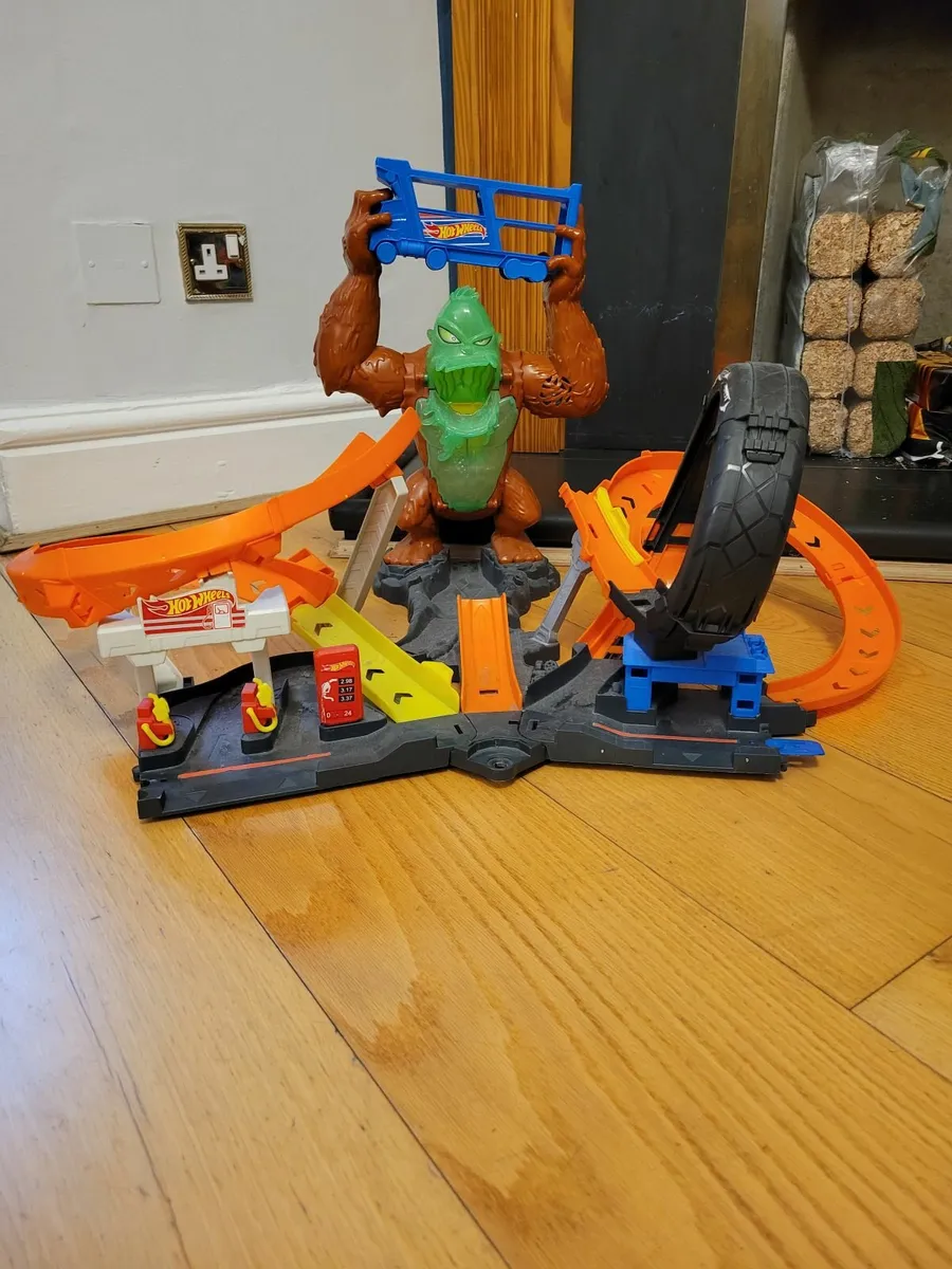 Hot Wheels Toxi c Gorilla set