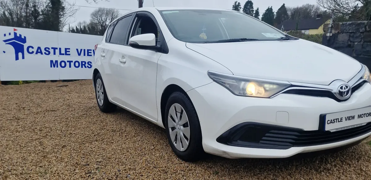 19 Toyota Auris 1,4 D4D VAN - Image 3