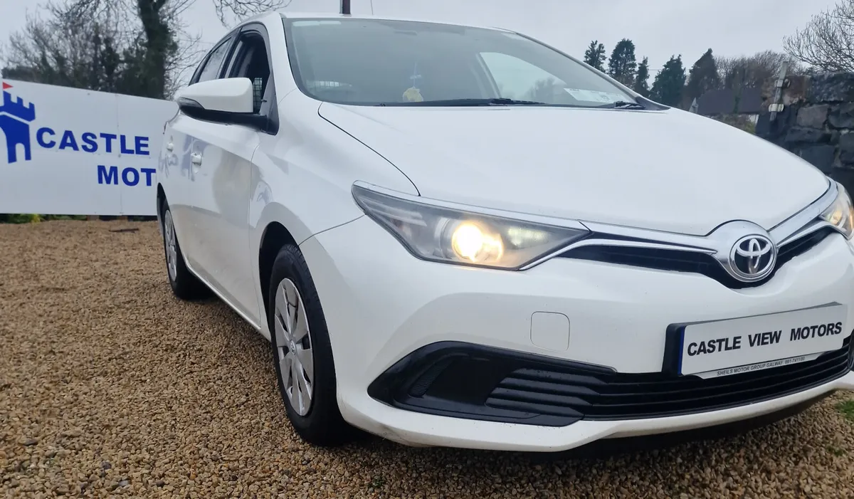 19 Toyota Auris 1,4 D4D VAN - Image 4