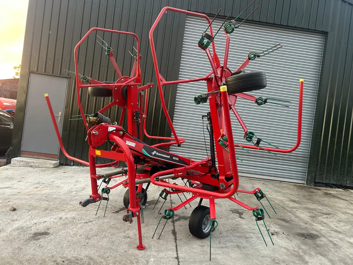 2021 Kverneland 4 Rotar Tedder - Image 1