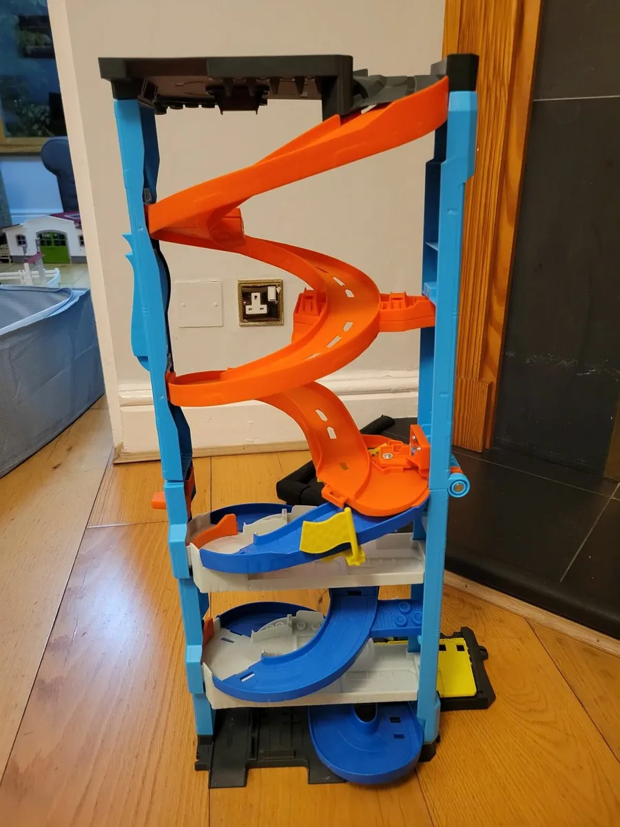 Hot wheels City Race Tower - Image 1