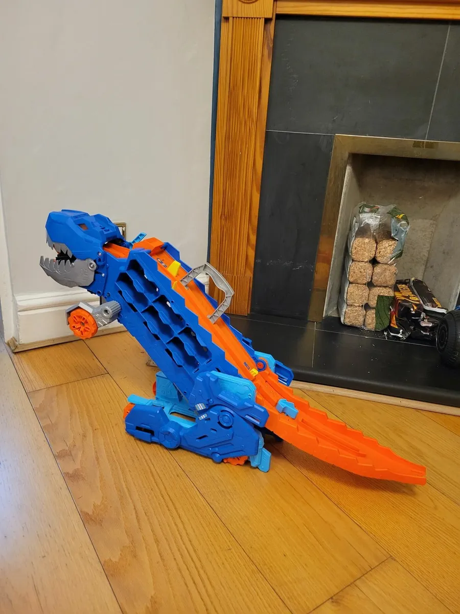 Hot Wheels City Ultimate T-Rex Transporter - Image 2