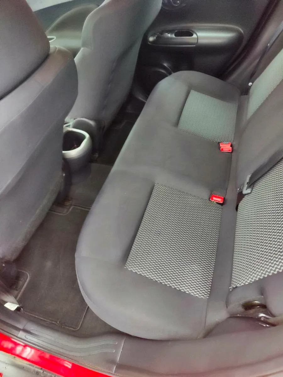 2014 Nissan Juke - Image 2