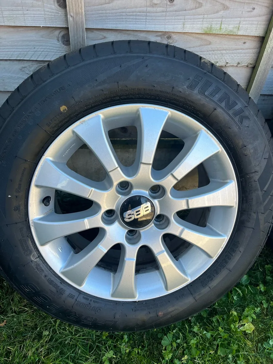 95%NEW GOLF 15” TYRES ON 95%NEW ALLOYS - Image 3