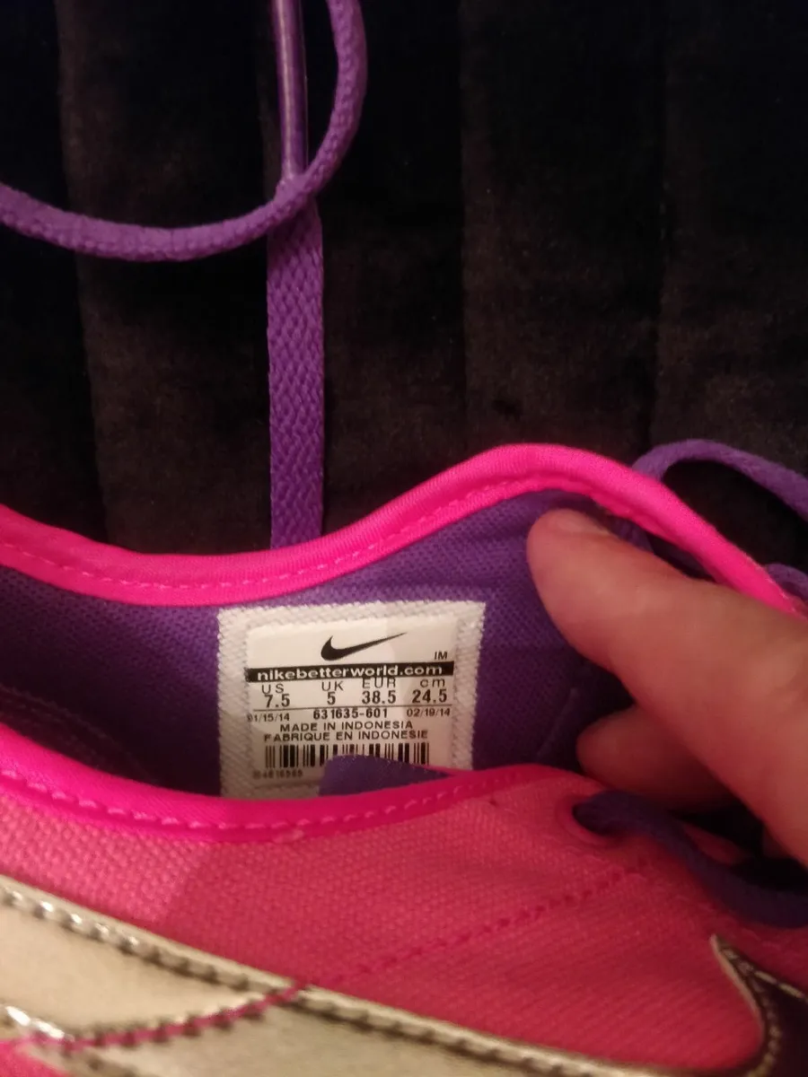 Nike Canvas trainers 5uk New - Image 4