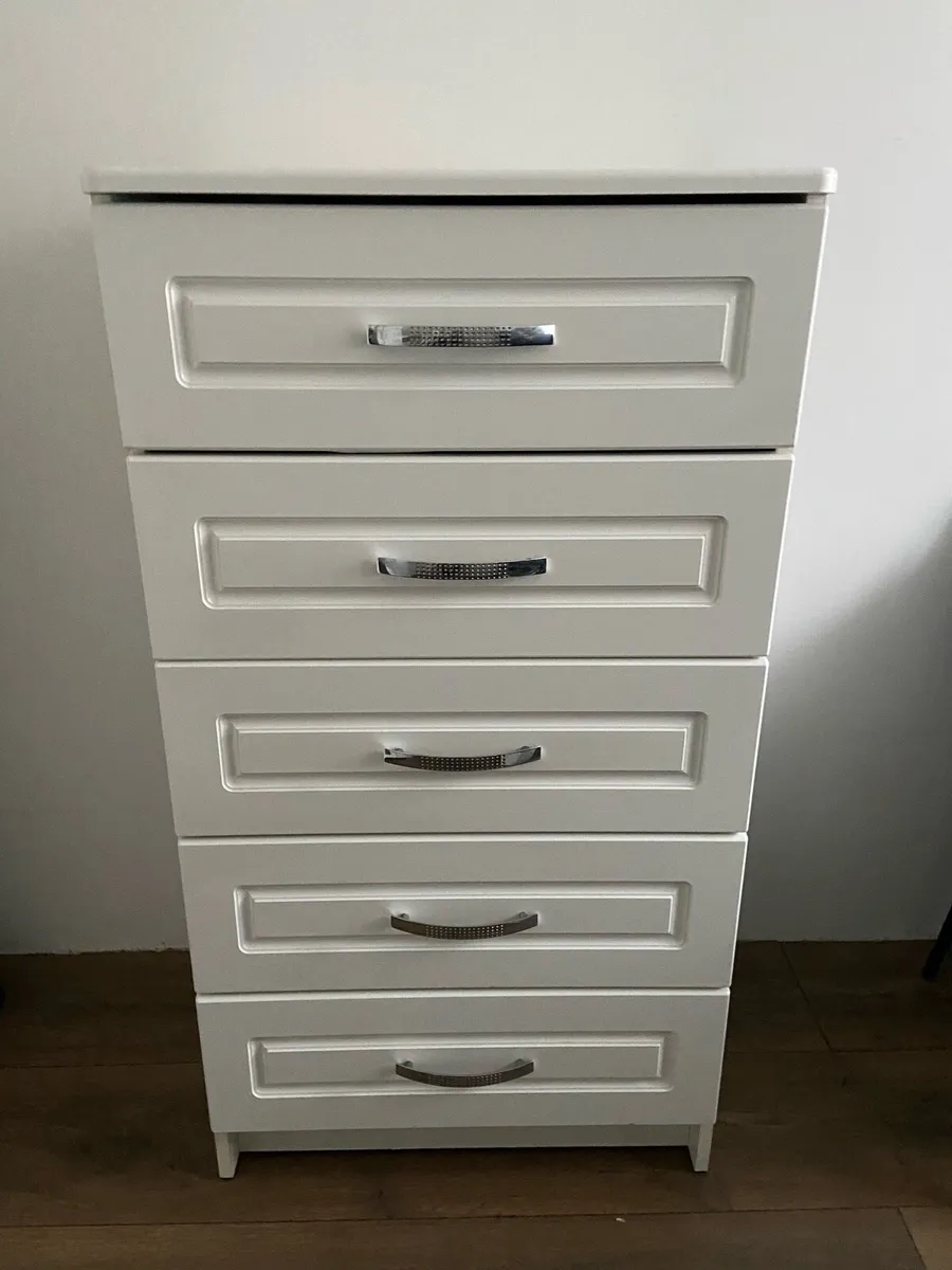 Chest of drawers - Image 1