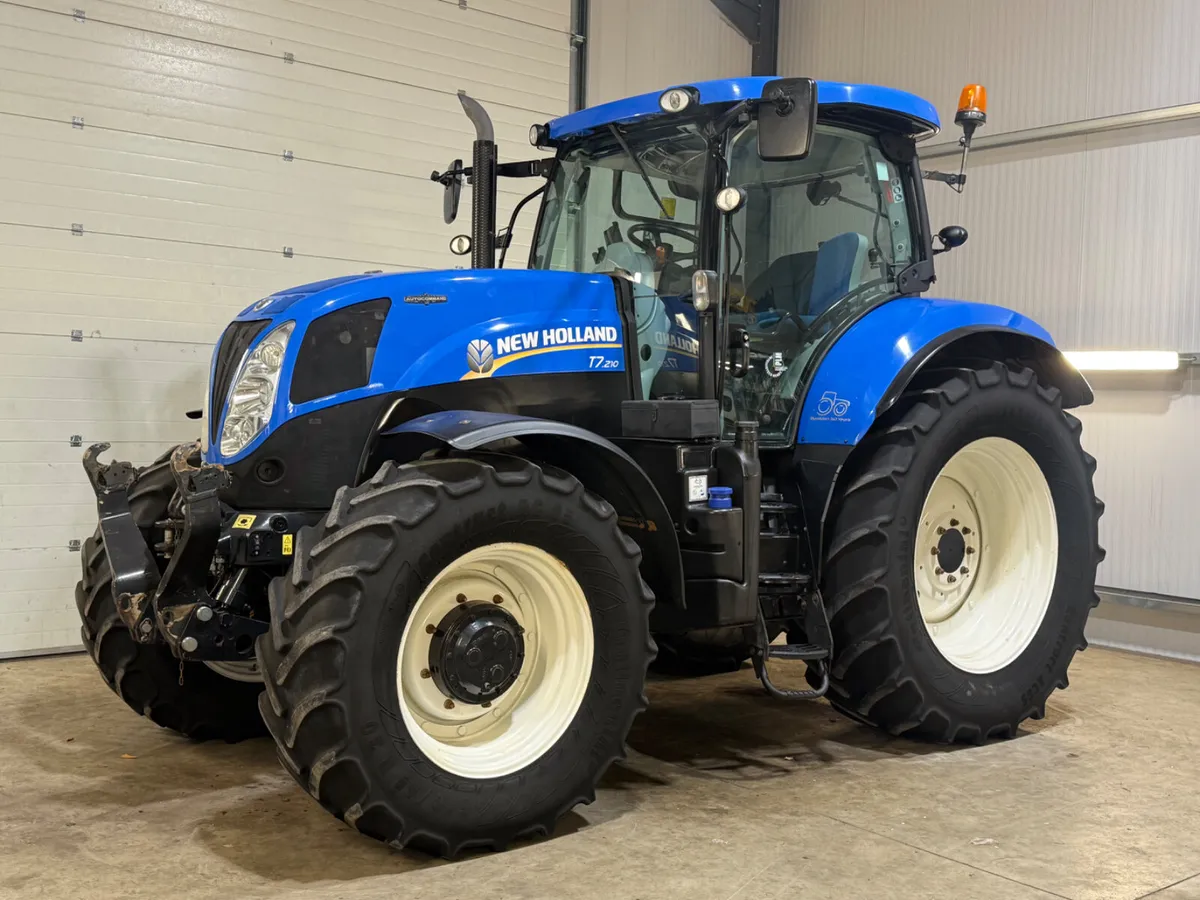 NewHolland T7.210 AutoCommand ***Excellent!*** - Image 1