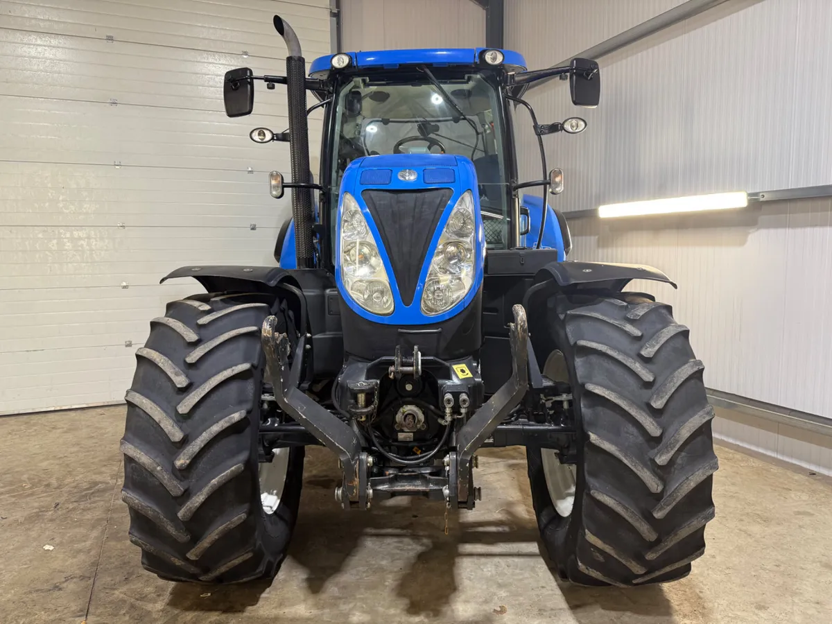 NewHolland T7.210 AutoCommand ***Excellent!*** - Image 2