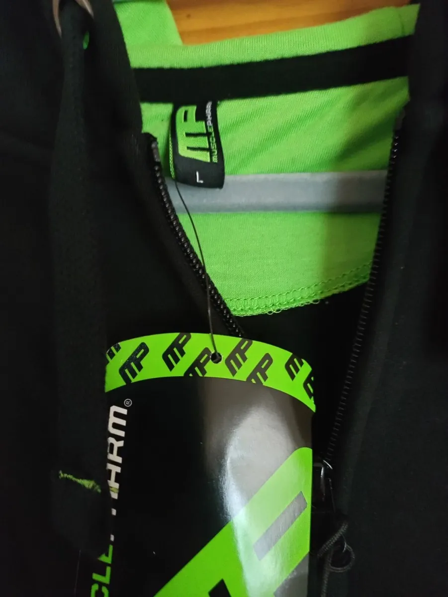 MusclePharm Gym hoodie L New - Image 2