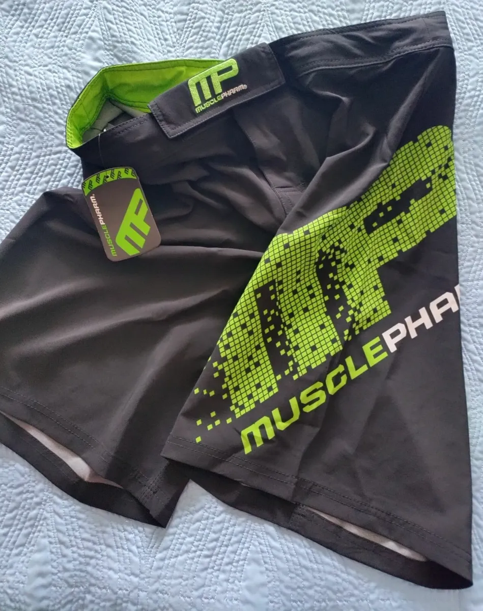 MusclePharm Gym shorts XL New - Image 1