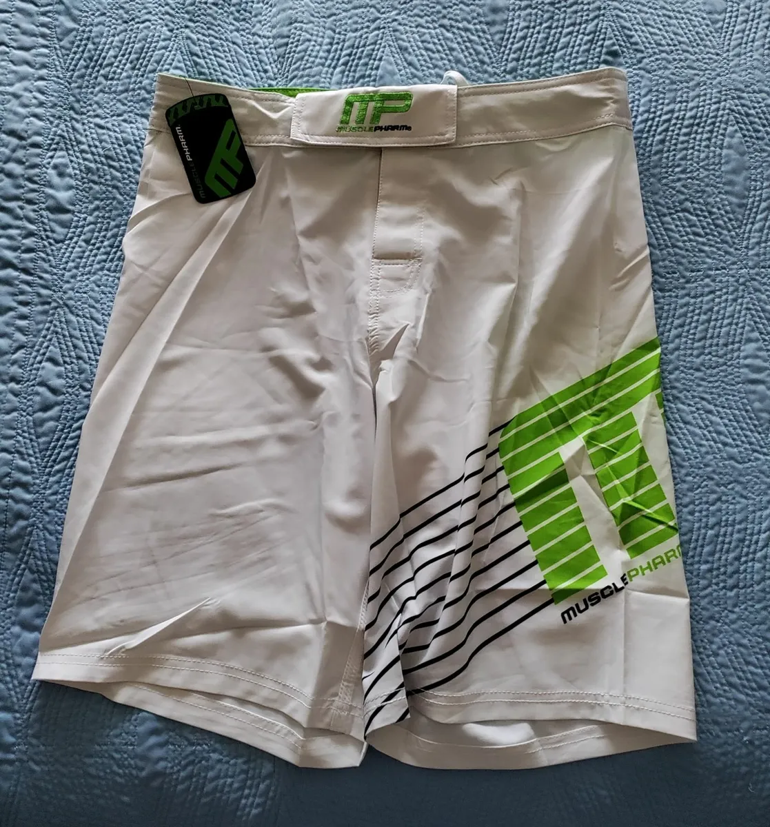 MusclePharm Gym shorts L New - Image 4