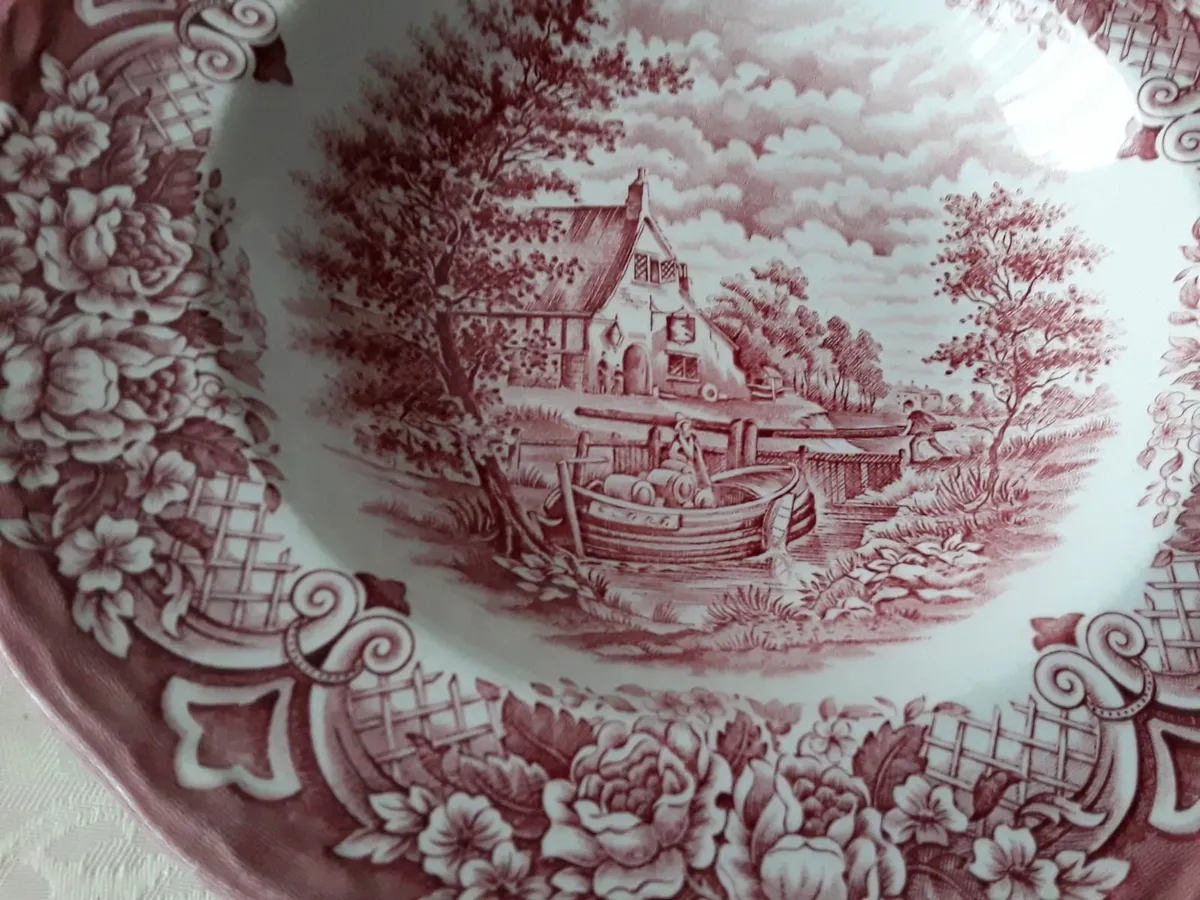 Six lovely stew or soup bowls collectible - Image 3