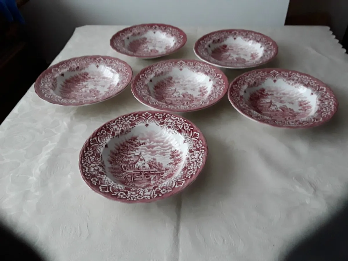 Six lovely stew or soup bowls collectible - Image 4