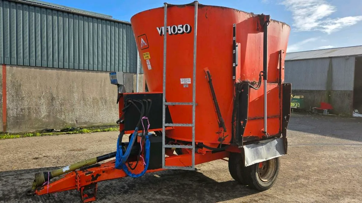 Abbey 1050 - Image 1