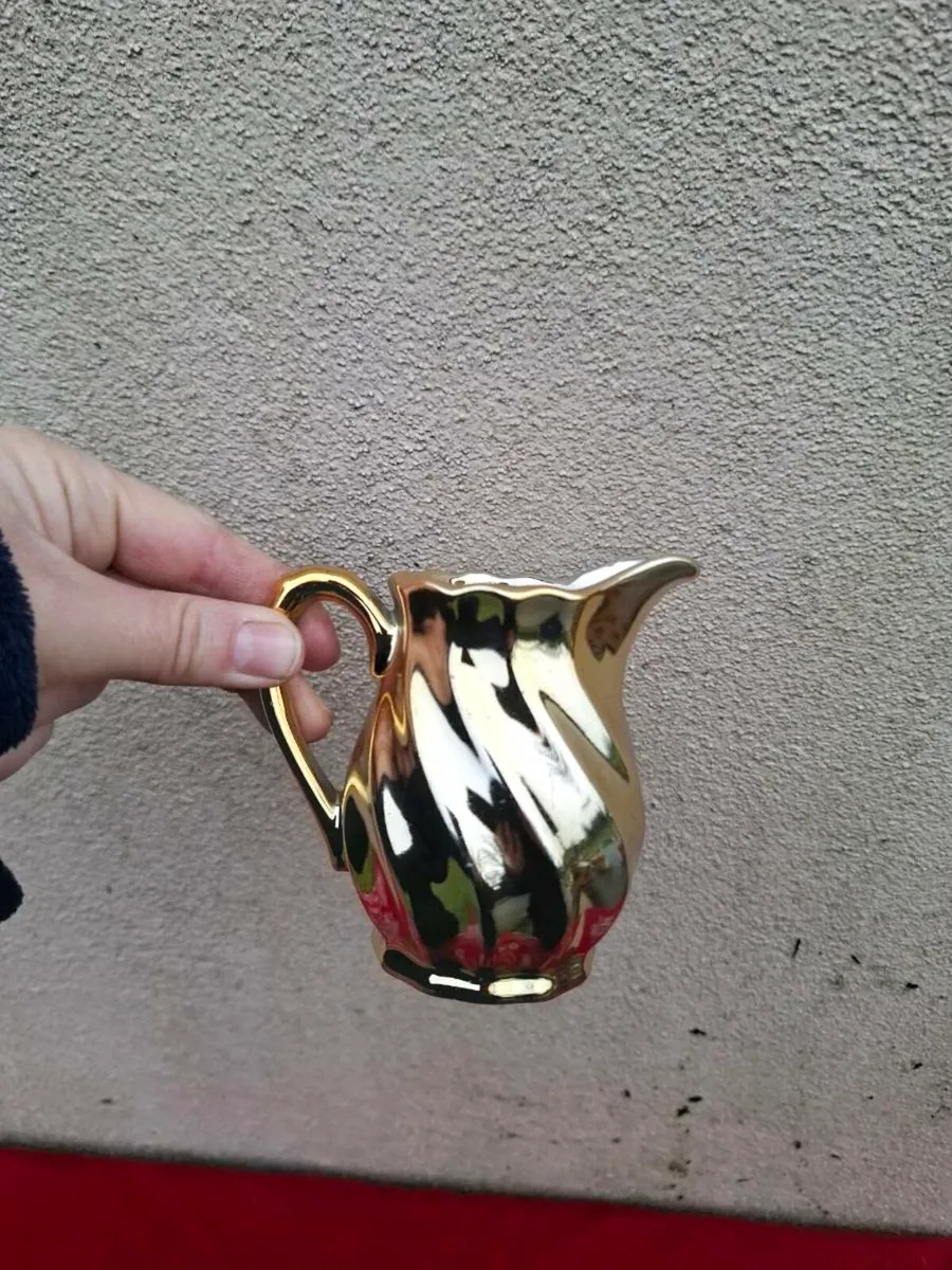 Gold colour milk jug - Image 2