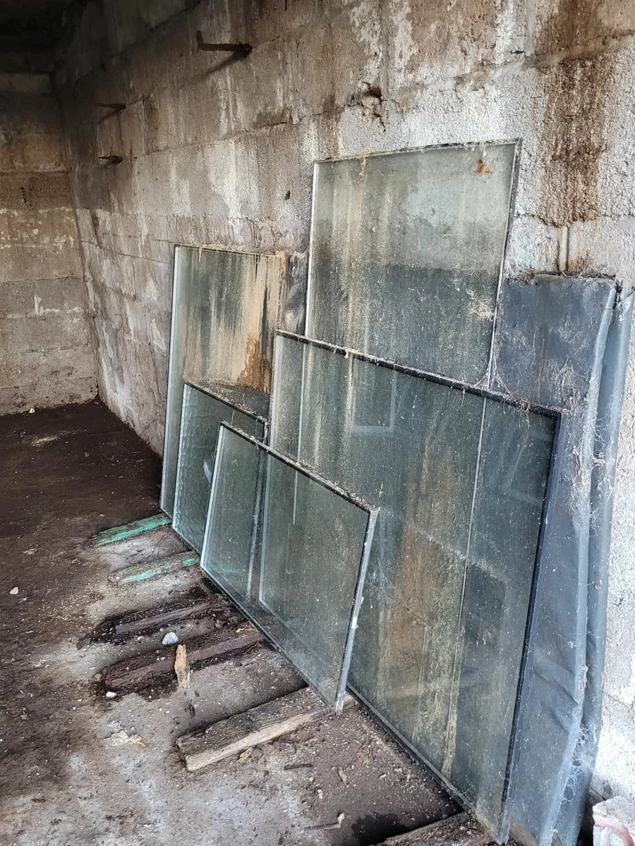 Windows and glass - Image 4