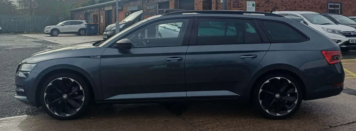 2020 (202)  Skoda Superb Sportline Plus PHEV - Image 2