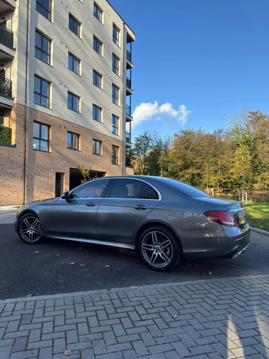 Mercedes-Benz E220d 194hp - Image 2