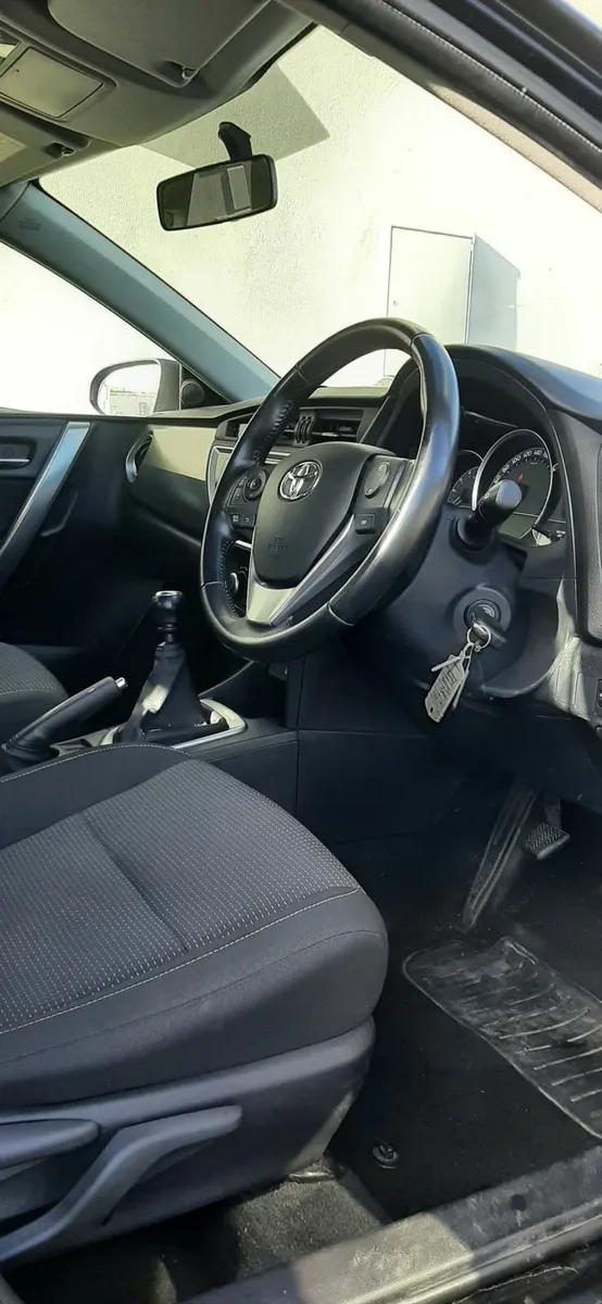 Toyota Auris 2014 - Image 3
