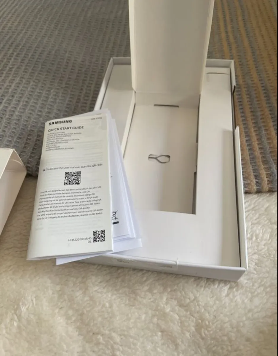 Samsung Galaxy A9 W/ Flip Case - Image 4