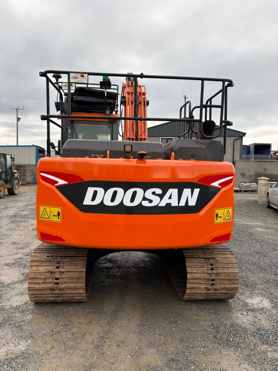 2022 Doosan DX140LC low hours Finance Arranged - Image 4