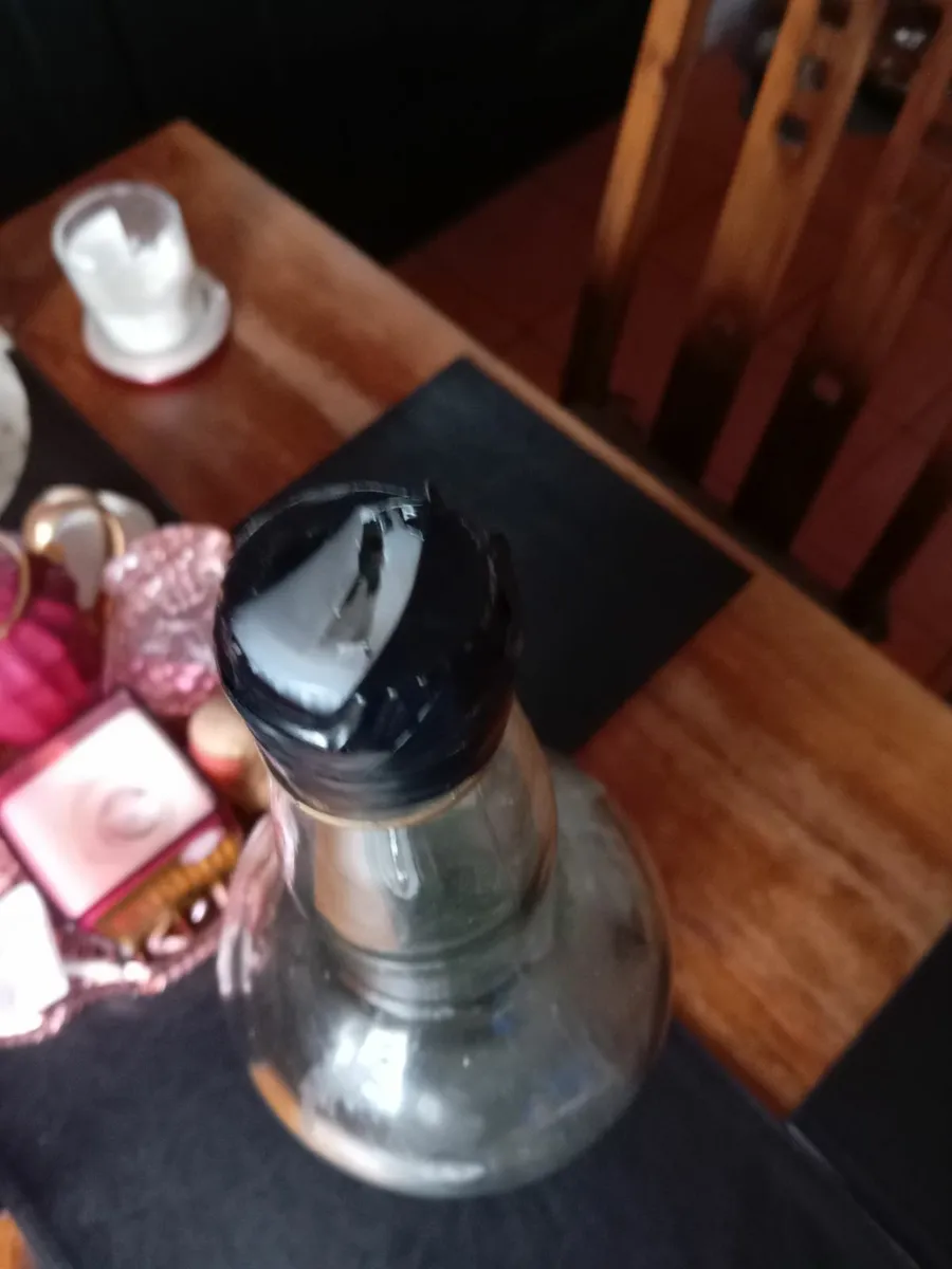 Old whiskey bottle - Image 3