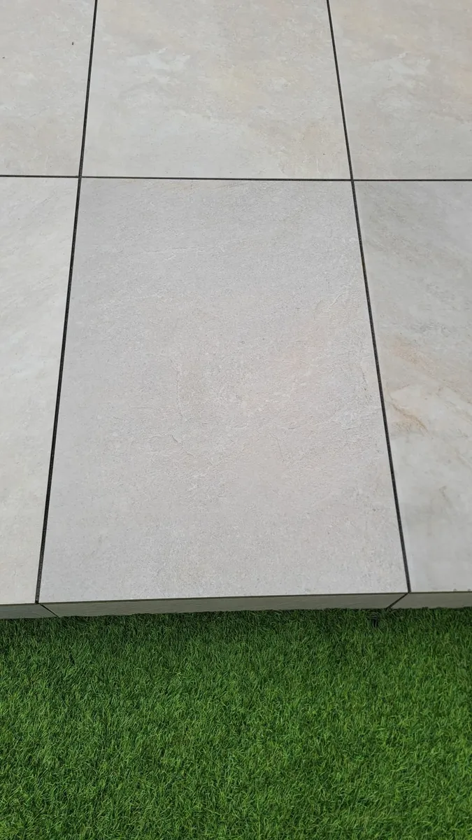 Outdoor porcelain tiles - Image 1