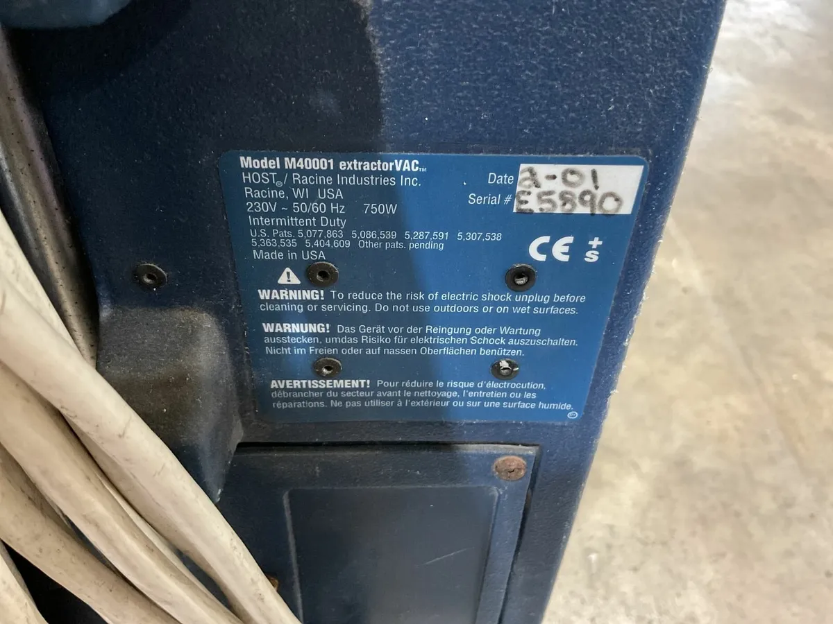 Online Auction Of A Dry Carpet Cleaning Machine - Image 4