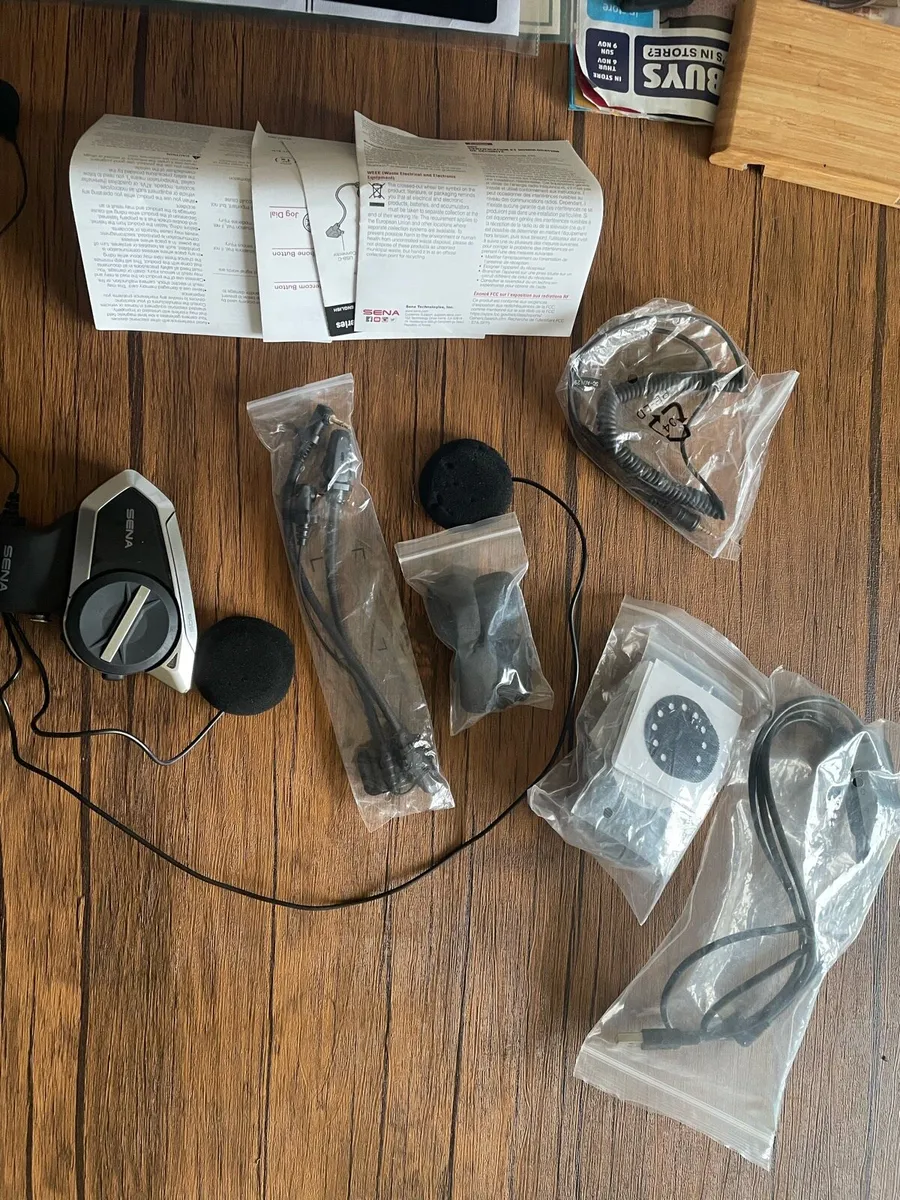 Sena 50s mesh and Bluetooth communication - Image 1