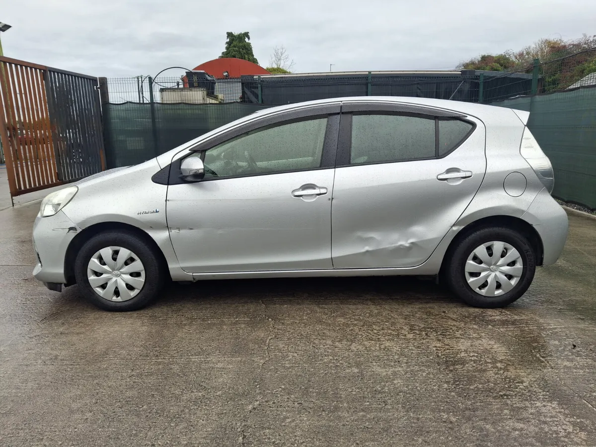 2014 Toyota Aqua 1.5 Hybrid Automatic - Image 4