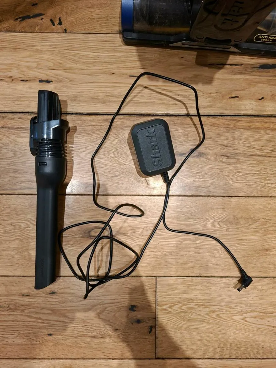 Shark Cordless Vacuum - Image 3