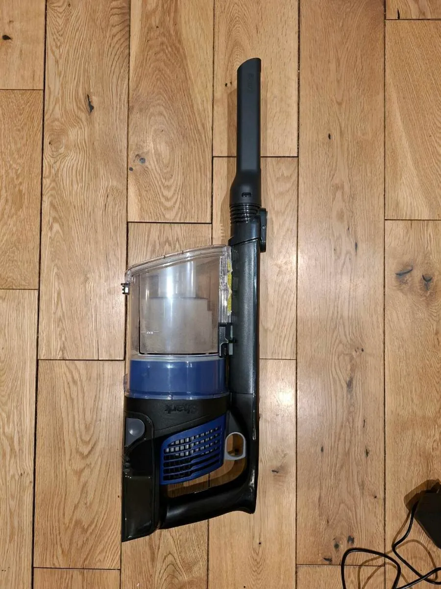 Shark Cordless Vacuum - Image 4