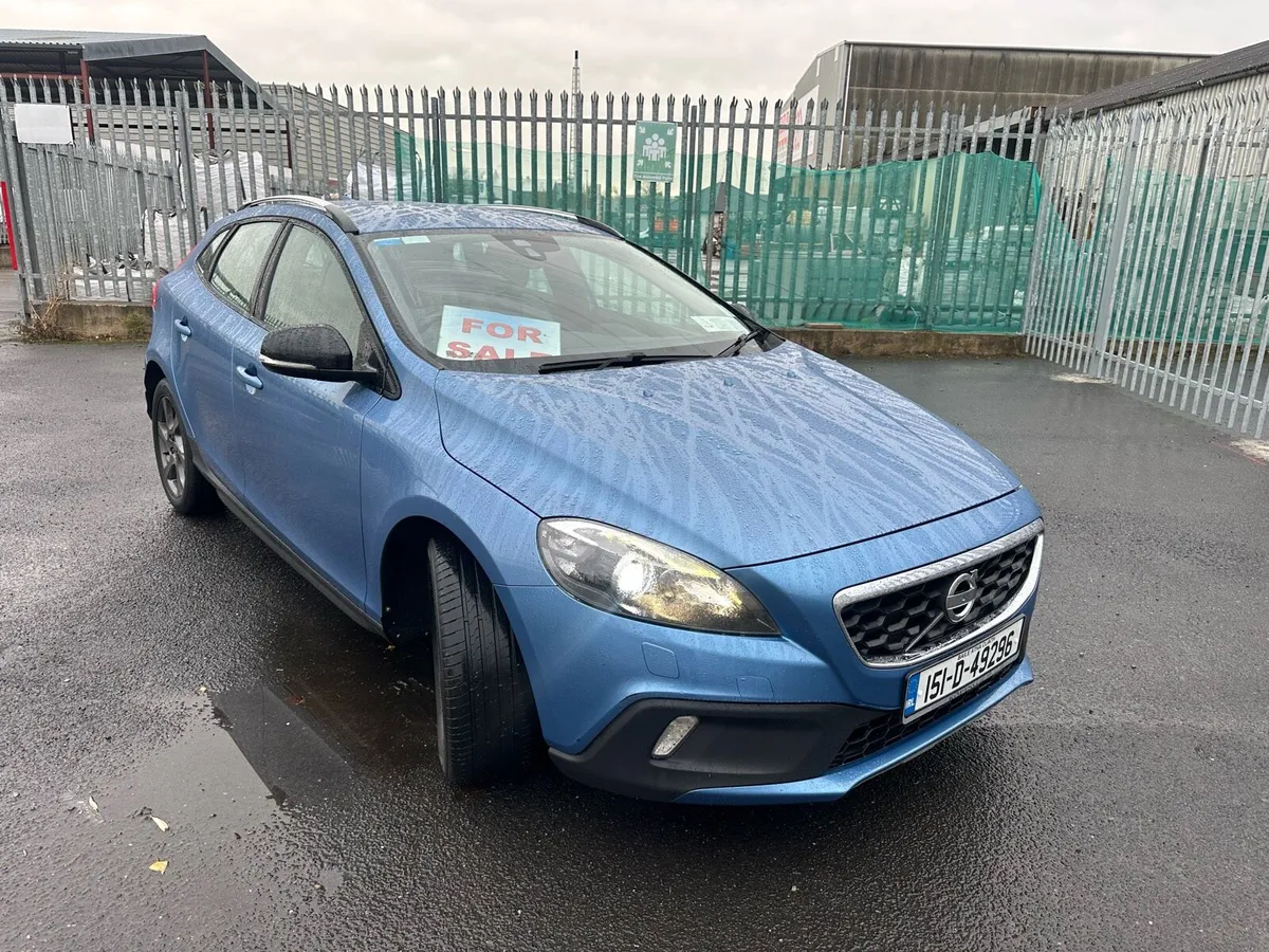 Volvo V40 1.6d Luxury Nav xcountry - Image 1
