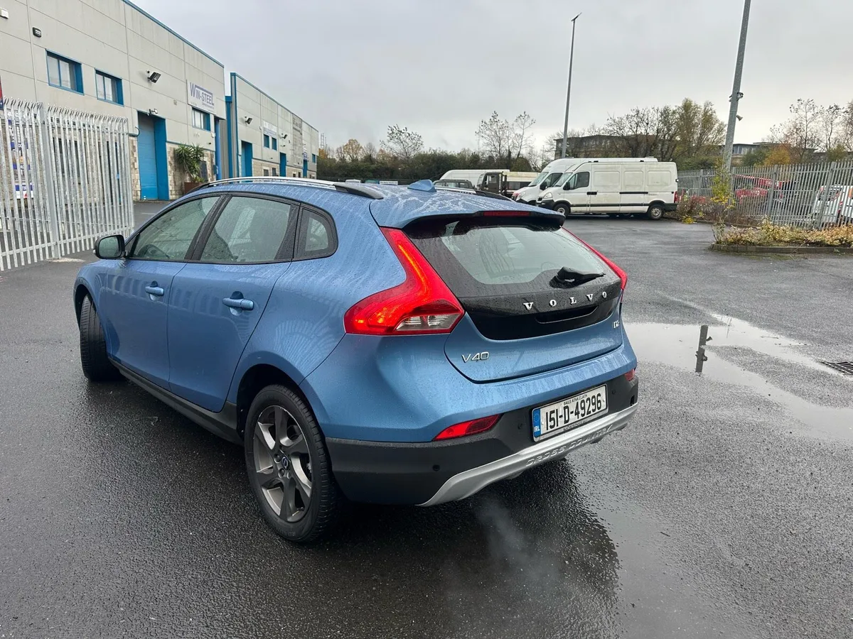 Volvo V40 1.6d Luxury Nav xcountry - Image 3