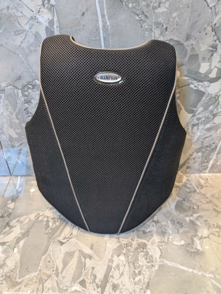 Champion jnr plus jockey helmet & back protector - Image 2