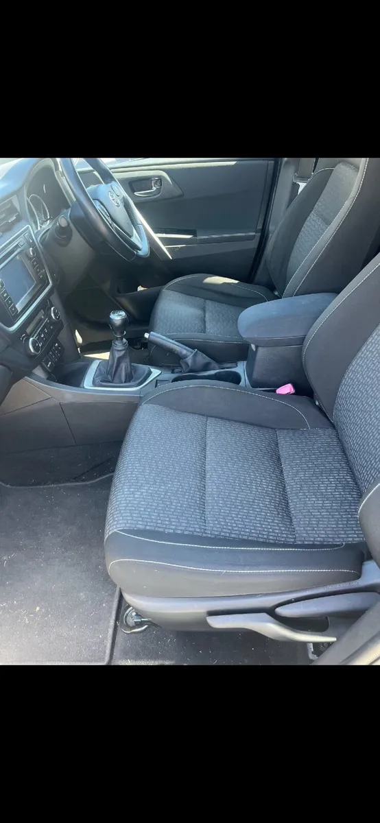Toyota Auris 2015 SOL SPEC - Image 4