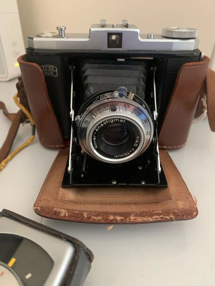 vintage camera - Image 1