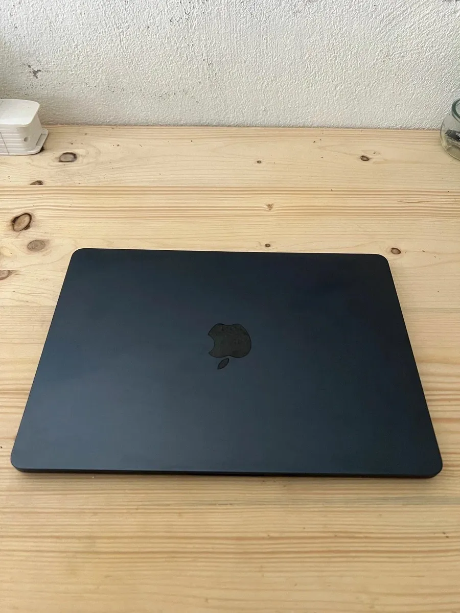 MacBook Air (2022) M2 - Image 4