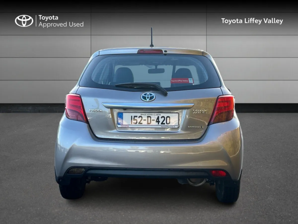 Toyota Yaris HYBRID LUXURY MC 4DR AUTO - Image 4