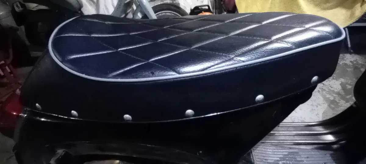 Vespa PX sports seat - Image 1