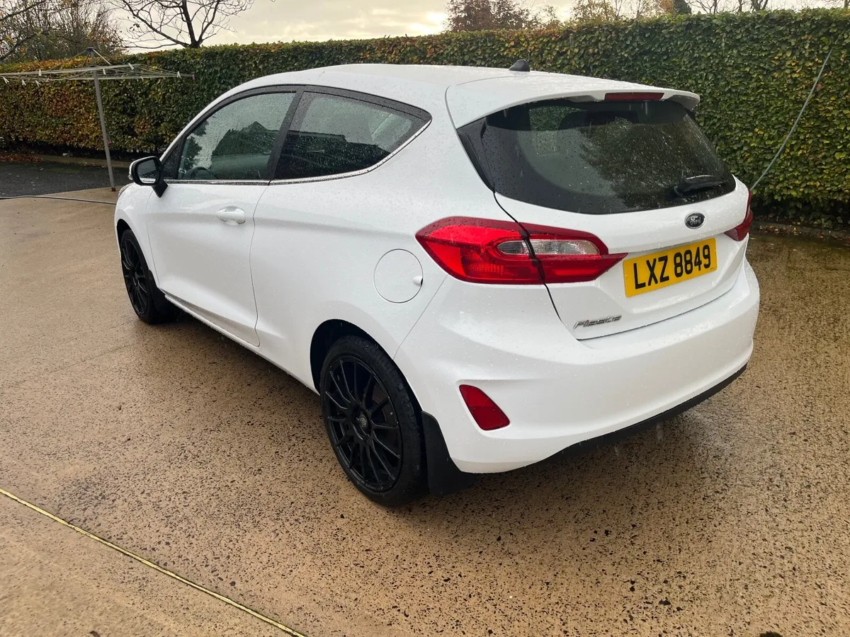 Ford Fiesta 2018 - Image 4