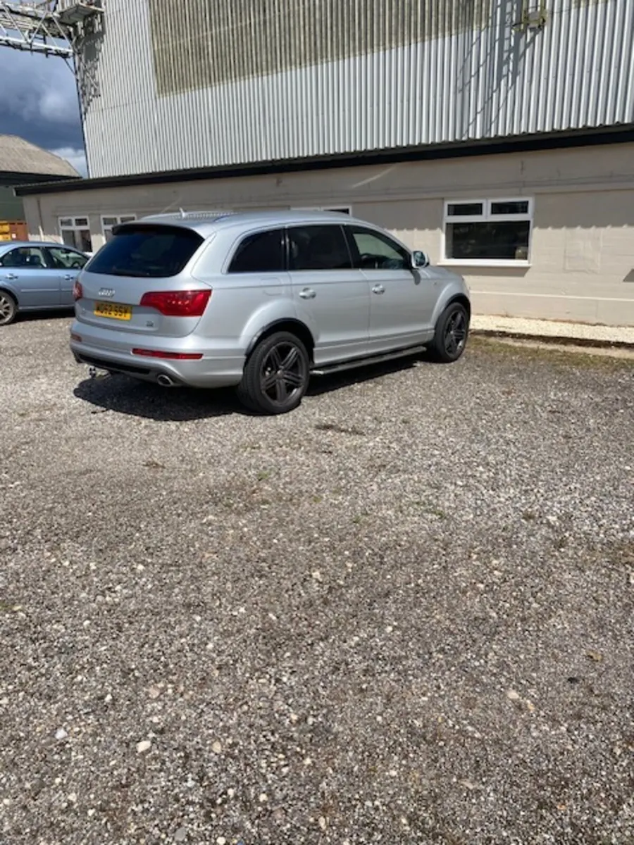 Audi Q7 - Image 1