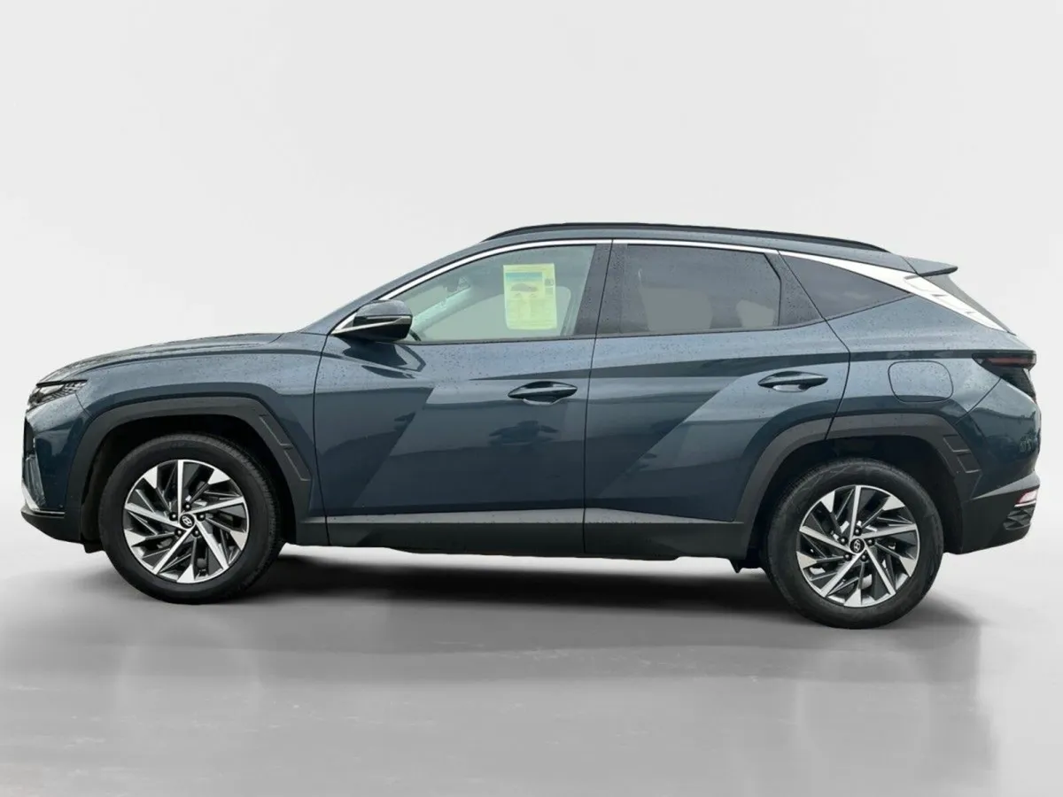 Hyundai Tucson 2WD Executive Plus - Image 4
