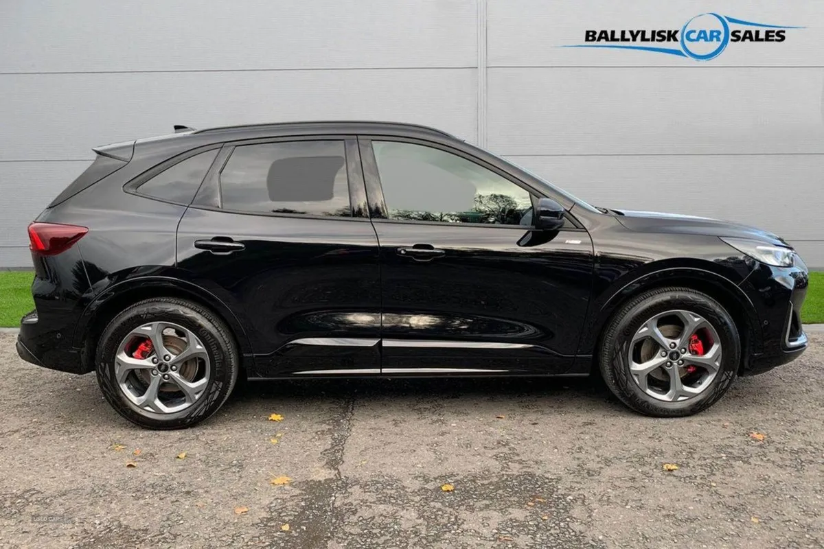 Ford Kuga 2.5h Fhev St-line in Agate Black With 1 - Image 3