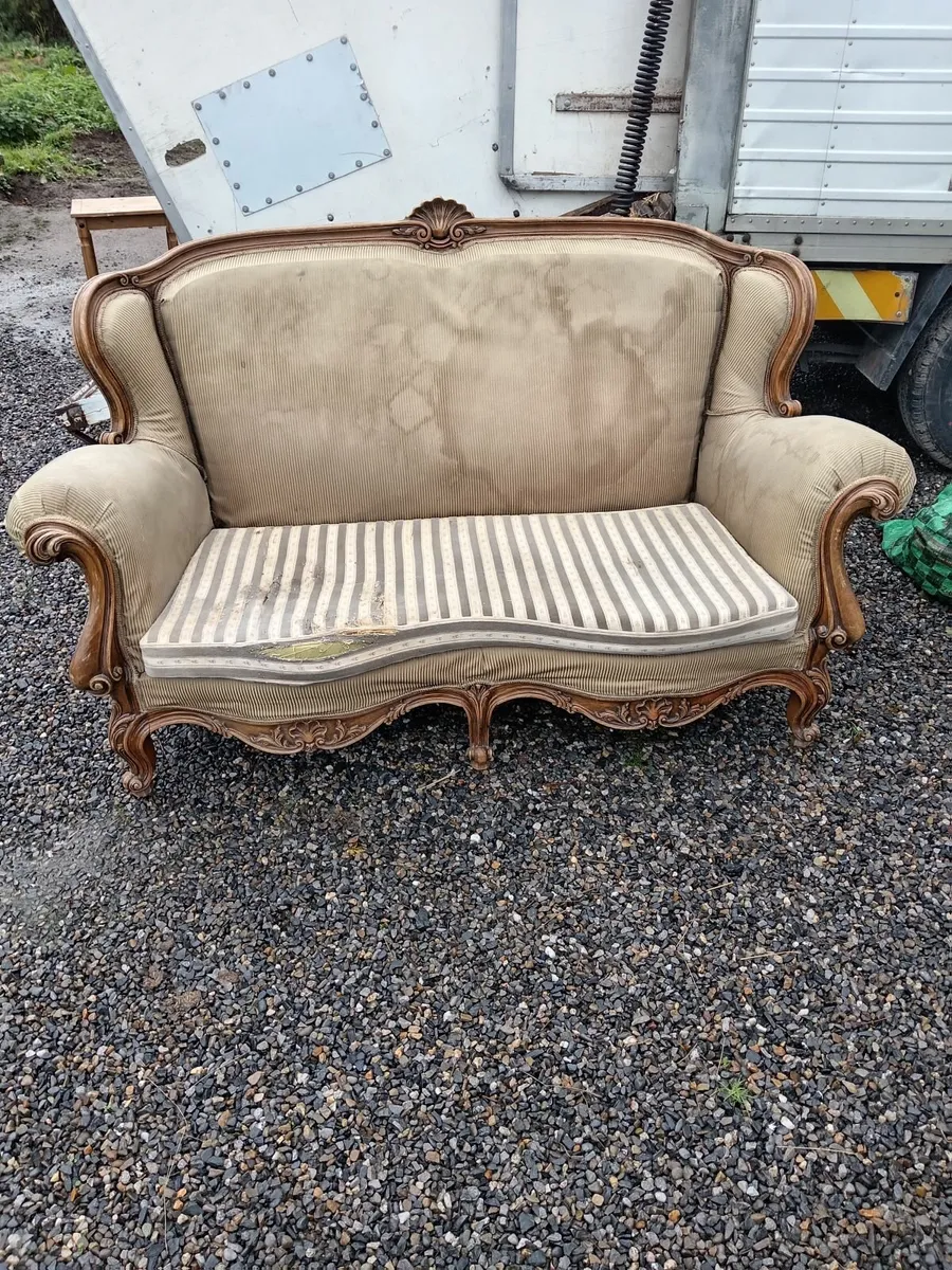 Very old settee - Image 1