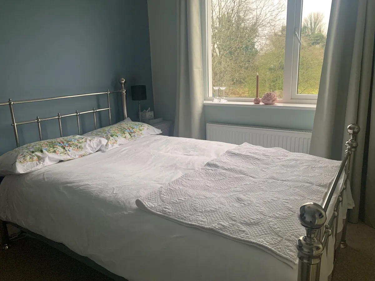 Bed - Luxury, Chrome 4ft double - Image 3