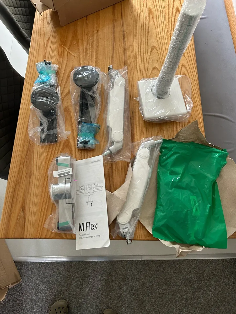 Humanscale Mflex double monitor arm - Image 2